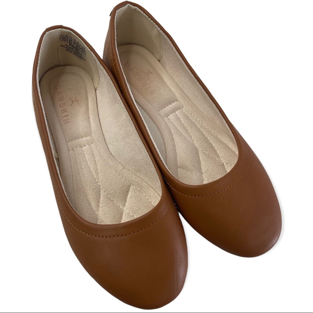 Danskin Flat Faux Leather Daily Comfort‎ Flat Shoes Size 7.5